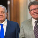 AMLO estrena pista del aeropuerto de Santa Lucía