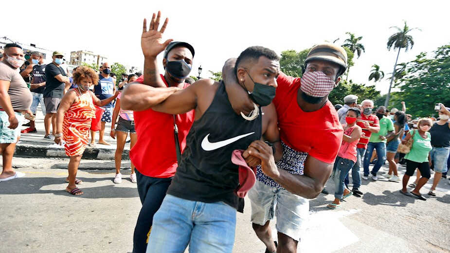 Cuba acusa a EU de asfixia económica de la isla para provocar las protestas