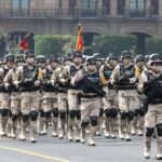 Bicarbonato y 3 remedios para quitar el sarro de la regadera