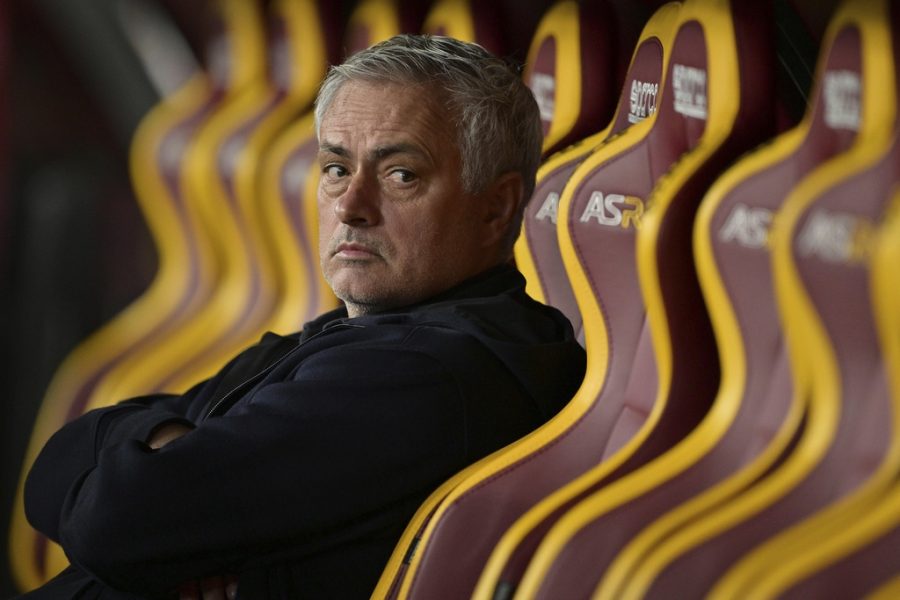 Mourinho y Sarri intercambian insultos antes del derbi de la Roma y la Lazio