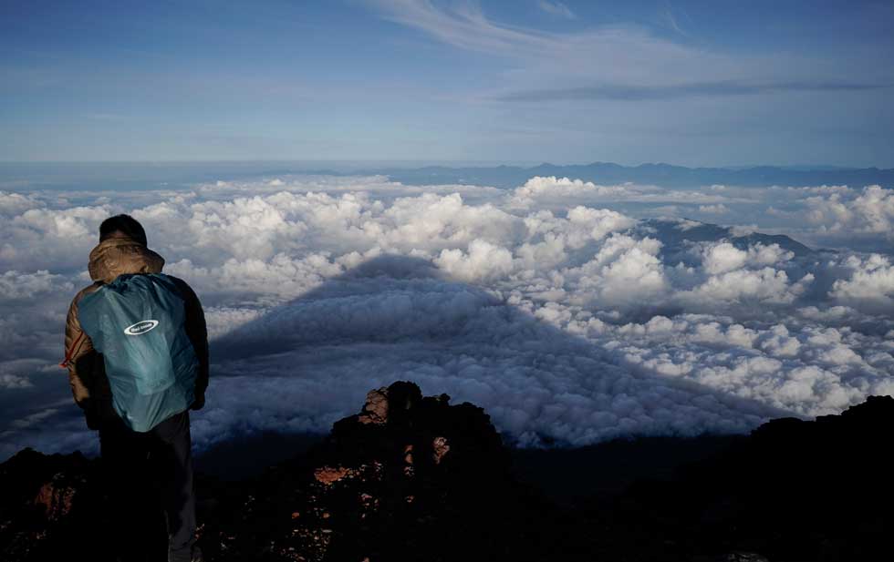 Impone Japón nuevas normas para subir el monte Fuji por turismo excesivo